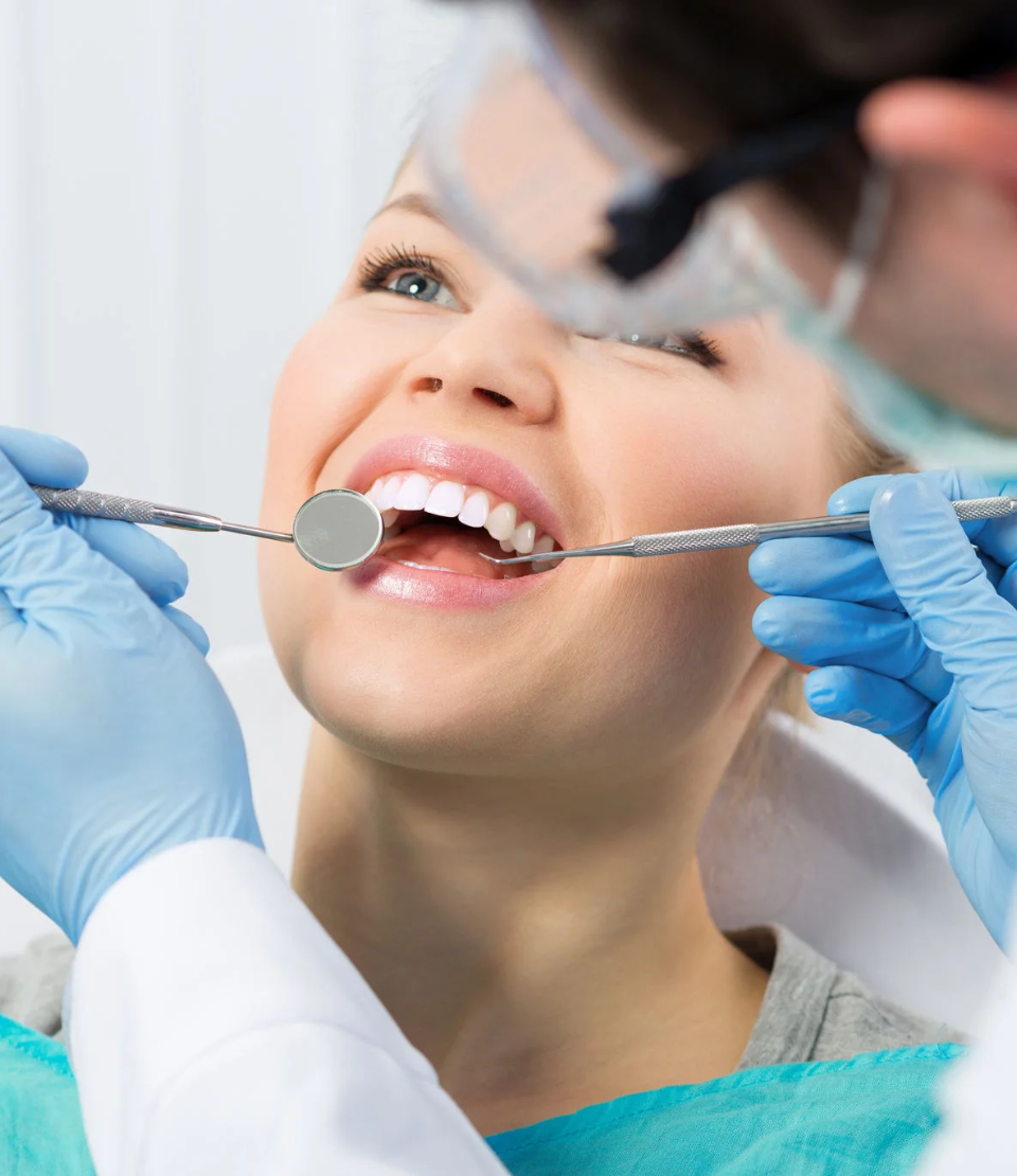 Czy martwy ząb boli? Objawy, leczenie i przyczyny