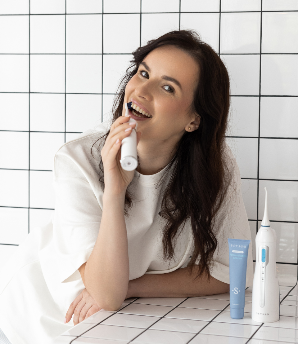 Jak prawidłowo myć zęby, by uniknąć próchnicy i chorób dziąseł